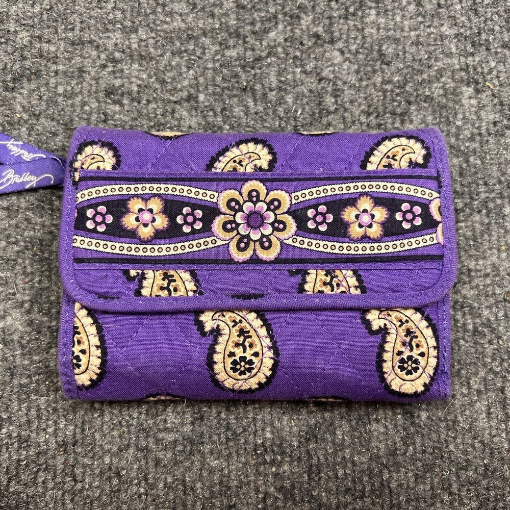 Vera Bradley Tri-Fold Wallet Womens Quilted Magnetic Closure Card ID Holder